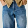 Bermuda in denim dal taglio affusolato Bermuda in denim dal taglio affusolato