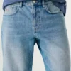 Bermuda in denim dal taglio affusolato Bermuda in denim dal taglio affusolato