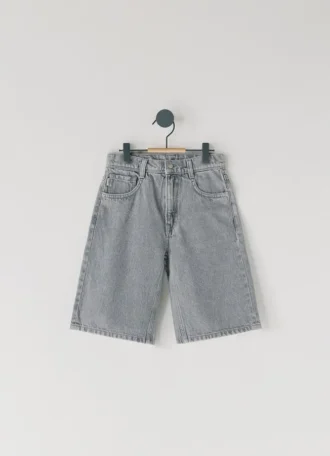 Bermuda in denim dalla vestibilità ampia