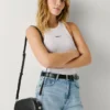 Borsa a tracolla effetto pelle con logo Borsa a tracolla effetto pelle con logo