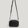 Borsa a tracolla effetto pelle con logo Borsa a tracolla effetto pelle con logo