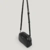 Borsa a tracolla effetto pelle con logo Borsa a tracolla effetto pelle con logo
