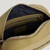 Borsa a tracolla effetto pelle con logo Borsa a tracolla effetto pelle con logo