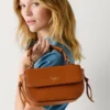 Borsa a tracolla effetto pelle con patta Borsa a tracolla effetto pelle con patta