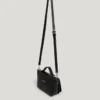 Borsa a tracolla effetto pelle con patta Borsa a tracolla effetto pelle con patta