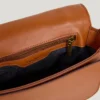 Borsa a tracolla effetto pelle con patta Borsa a tracolla effetto pelle con patta
