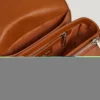 Borsa a tracolla effetto pelle con patta Borsa a tracolla effetto pelle con patta