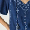 Camicetta con scollo a V e dettagli ricamati