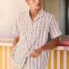 Camicia a righe con colletto cubano Camicia a righe con colletto cubano