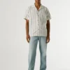 Camicia a righe con colletto cubano Camicia a righe con colletto cubano