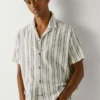 Camicia a righe con colletto cubano Camicia a righe con colletto cubano