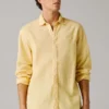 Camicia dalla vestibilità regolare tinta in capo Camicia dalla vestibilità regolare tinta in capo