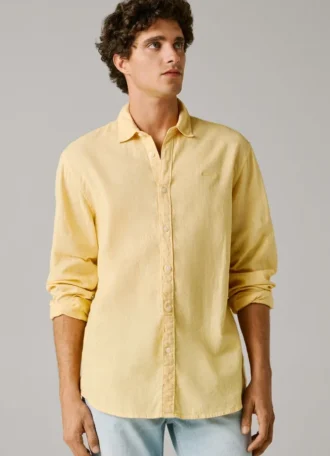 Camicia dalla vestibilità regolare tinta in capo