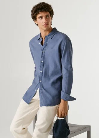 camicia dalla vestibilit regolare tinta in capo 1 7 330x456 - Camicia dalla vestibilit&agrave; regolare tinta in capo