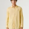 Camicia dalla vestibilità regolare tinta in capo Camicia dalla vestibilità regolare tinta in capo