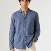 Camicia dalla vestibilità regolare tinta in capo Camicia dalla vestibilità regolare tinta in capo