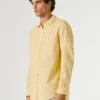 Camicia dalla vestibilità regolare tinta in capo Camicia dalla vestibilità regolare tinta in capo