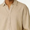 Camicia dalla vestibilità regolare tinta in capo Camicia dalla vestibilità regolare tinta in capo