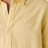 Camicia dalla vestibilità regolare tinta in capo Camicia dalla vestibilità regolare tinta in capo