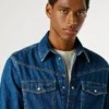 Camicia in denim dalla vestibilità regolare Camicia in denim dalla vestibilità regolare