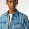 Camicia in denim dalla vestibilità regolare Camicia in denim dalla vestibilità regolare