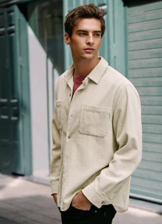 Camicia in velluto a coste dal taglio morbido