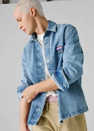 camicia oversize in denim dalla vestibilit comoda 1 1 330x456 - Camicia oversize in denim dalla vestibilit&agrave; comoda