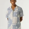 Camicia patchwork con colletto cubano Camicia patchwork con colletto cubano
