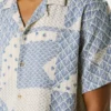 Camicia patchwork con colletto cubano Camicia patchwork con colletto cubano