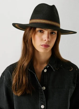Cappello in rafia Cappello in rafia