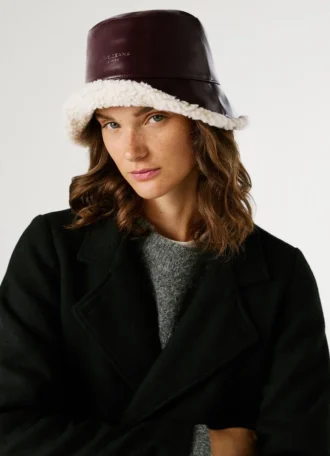 Cappello reversibile in ecopelle