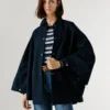 Cappotto a mantella con colletto a camicia Cappotto a mantella con colletto a camicia