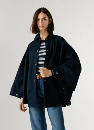 Cappotto a mantella con colletto a camicia