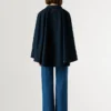Cappotto a mantella con colletto a camicia Cappotto a mantella con colletto a camicia