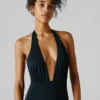 Costume da bagno con scollo all’americana