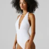Costume da bagno con scollo all’americana