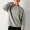 Felpa girocollo dalla vestibilità comoda Felpa girocollo dalla vestibilità comoda