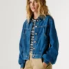 Giacca in denim dalla vestibilità regolare Giacca in denim dalla vestibilità regolare
