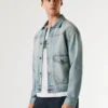 Giacca in denim dalla vestibilità regolare Giacca in denim dalla vestibilità regolare