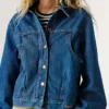 Giacca in denim dalla vestibilità regolare Giacca in denim dalla vestibilità regolare