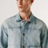 Giacca in denim dalla vestibilità regolare Giacca in denim dalla vestibilità regolare