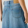 Gonna lunga in denim dalla vestibilità regolare Gonna lunga in denim dalla vestibilità regolare