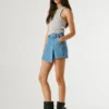 Gonna-pantaloncino in denim dalla vestibilità regolare Gonna-pantaloncino in denim dalla vestibilità regolare