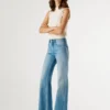 Jeans a vita alta e gamba svasata – Willa Jeans a vita alta e gamba svasata – Willa