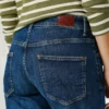 Jeans a vita alta e vestibilità affusolata – Viola Jeans a vita alta e vestibilità affusolata – Viola