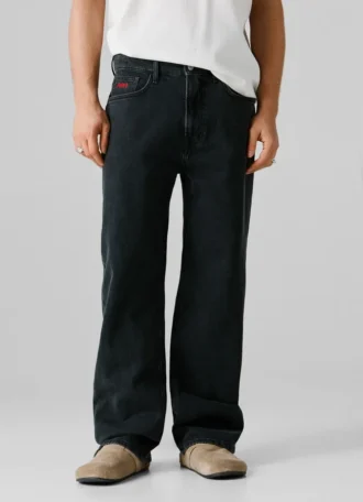 Jeans a vita alta e vestibilità ampia