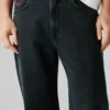 Jeans a vita alta e vestibilità ampia Jeans a vita alta e vestibilità ampia