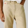 Jeans a vita alta e vestibilità ampia Jeans a vita alta e vestibilità ampia