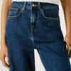 Jeans a vita alta e vestibilità dritta – Lexa