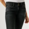 Jeans a vita bassa e vestibilità slim – Venus Jeans a vita bassa e vestibilità slim – Venus
